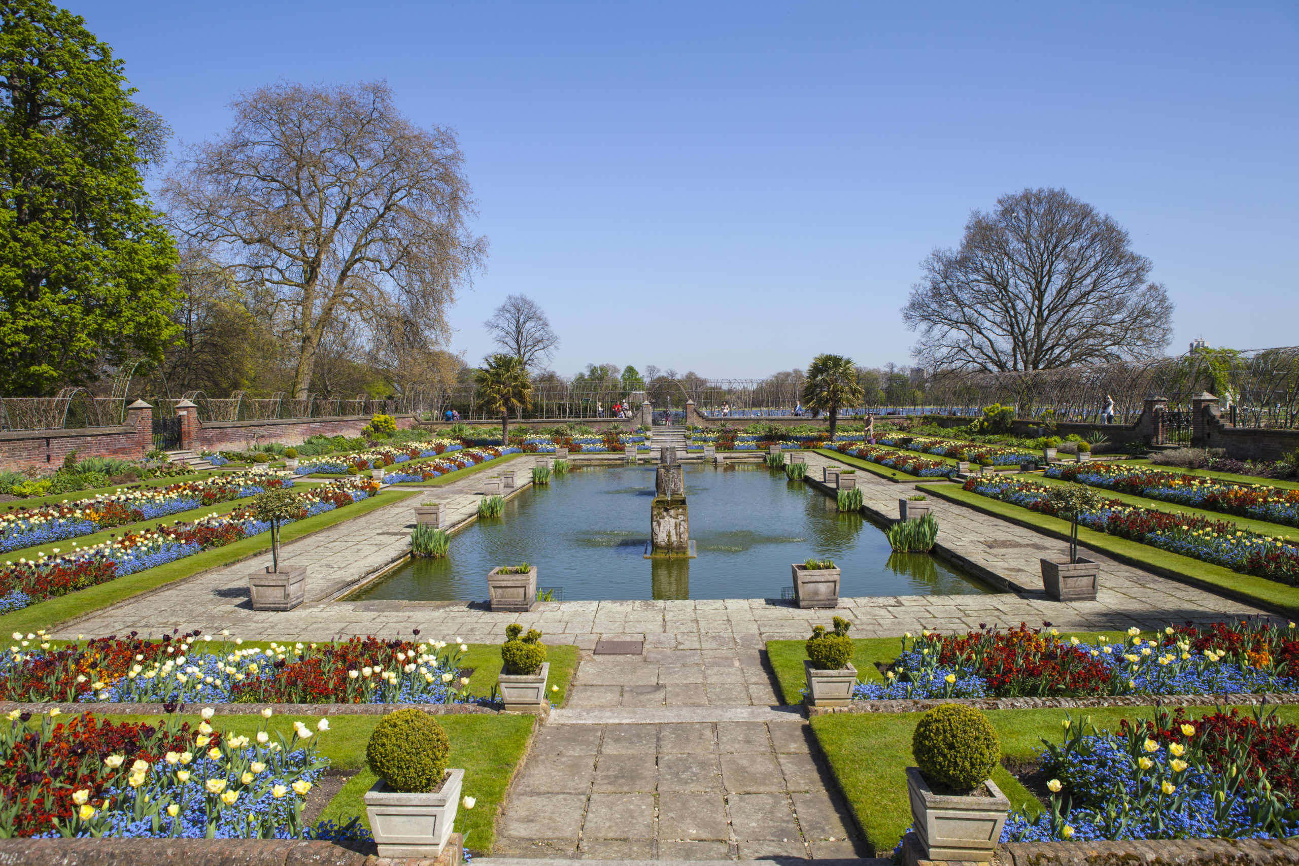 Затопленный сад Кенсингтонский дворец